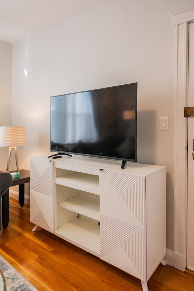 Photo - 186 Kent St Unit 4