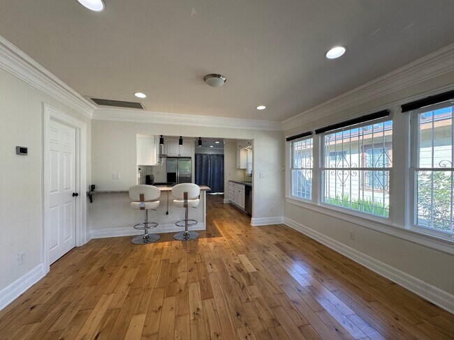 Building Photo - 1763 W 39th St