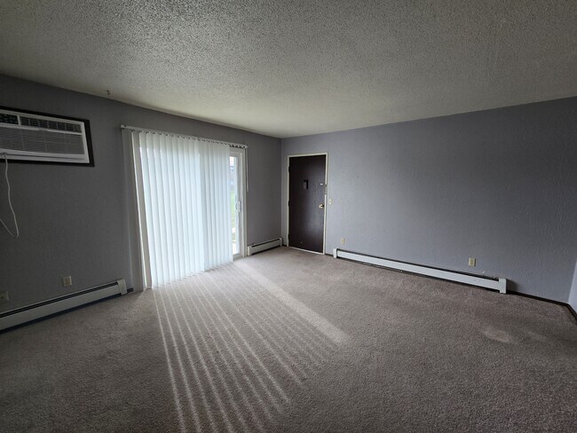 Photo - 101 16th Ave NW