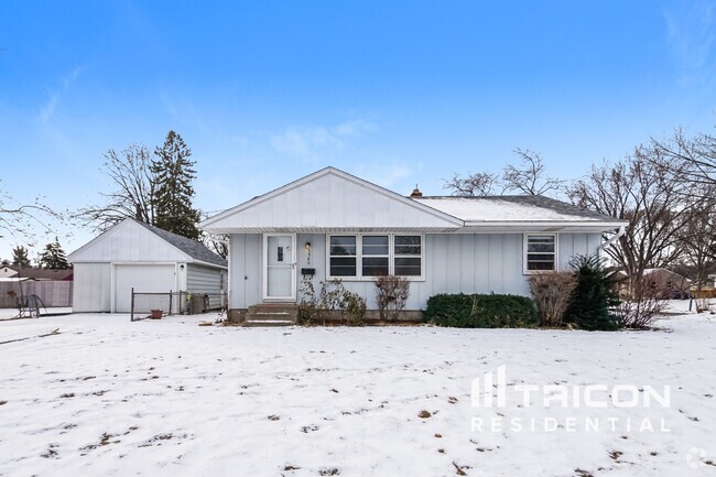 Building Photo - 3580 69th St E Rental