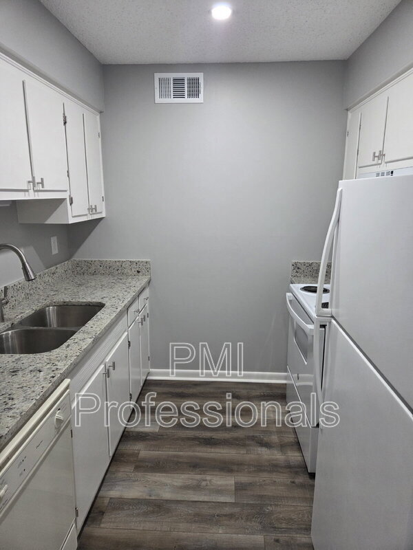 Photo - 2929 Selena Dr Unidad F102