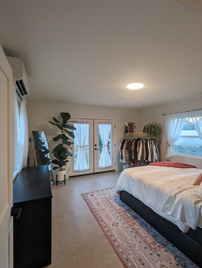 Unidad de la planta baja - 732 Cedar Ave Unidad 1.5 Downstairs