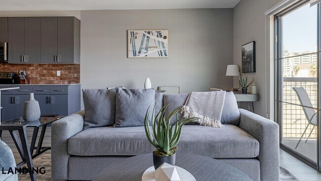402 W Lincoln St Unit 366