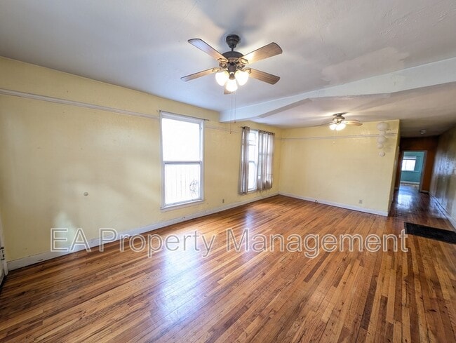 Photo - 808 13th St NW