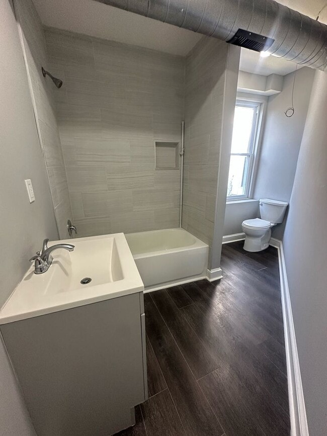 Photo - 1914 Rowan St Unidad 2