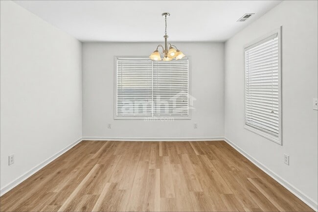 Photo - 611 Blue Lake Dr