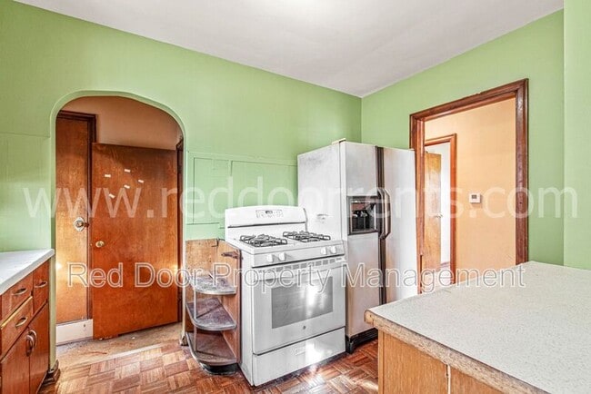 Photo - 328 N Post Rd