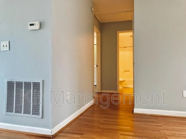 Photo - 6055 Lewis Ave