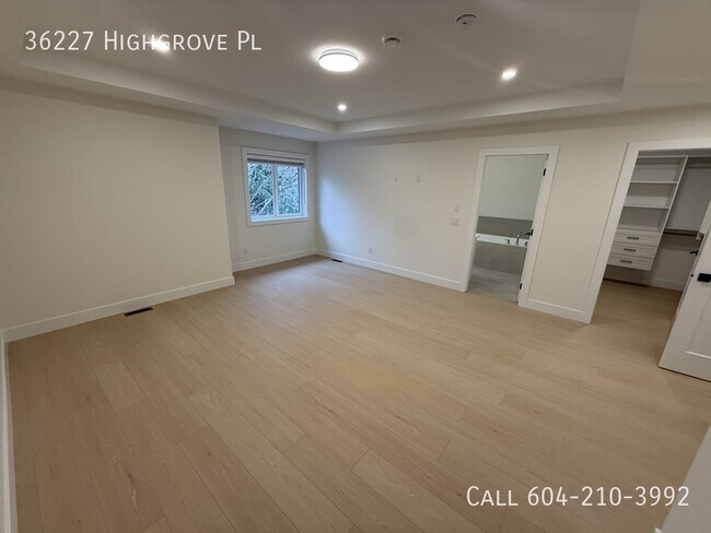 Photo - Brand New Large Rowhomes Near Ledgeview