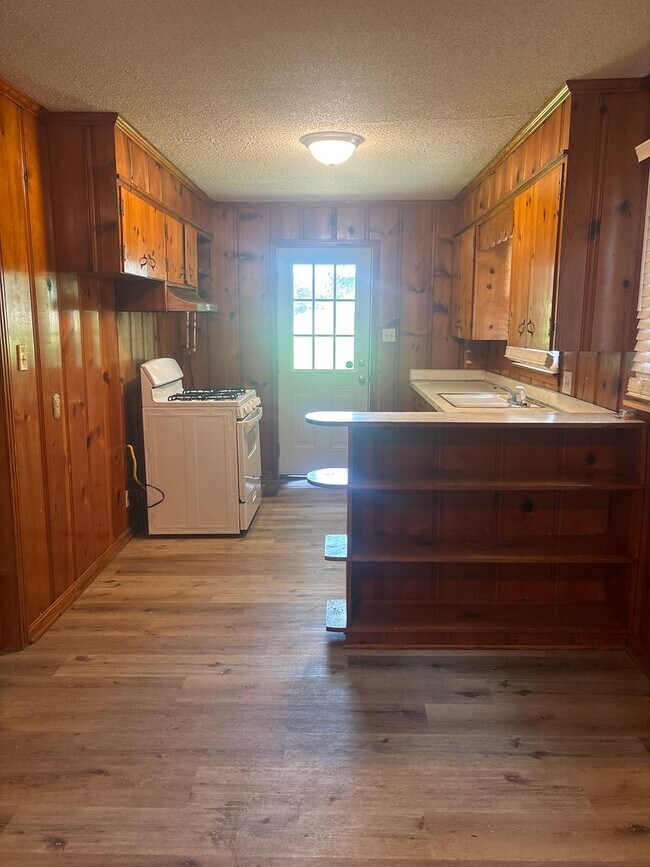 Photo - 5032 Anderson St