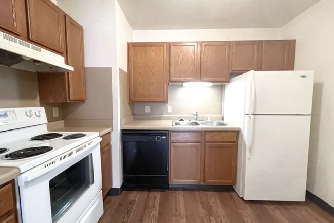 Photo - 1500 Fruit St