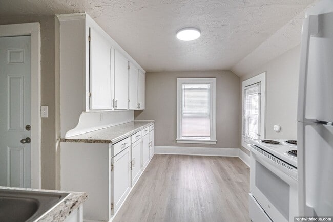 Photo - 702 S Commercial St Unidad 109 Division St