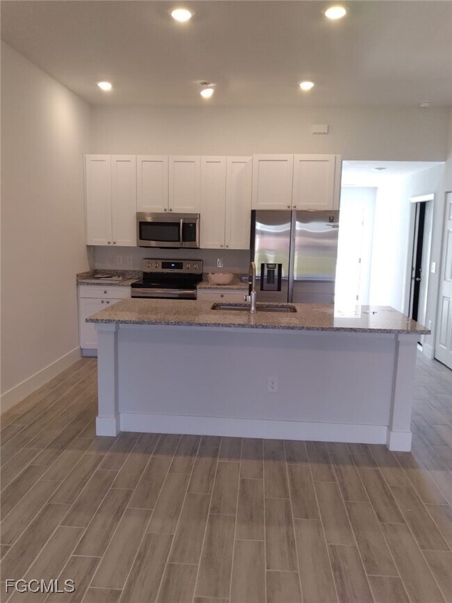 Photo - 121 SE 13th St