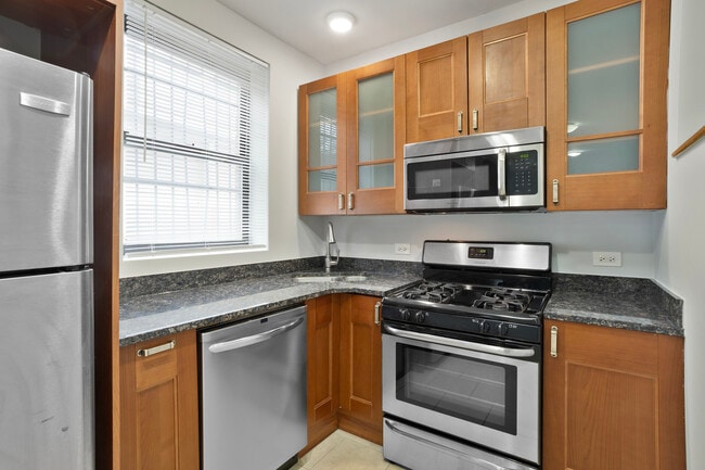 Photo - 7530 N Seeley Ave