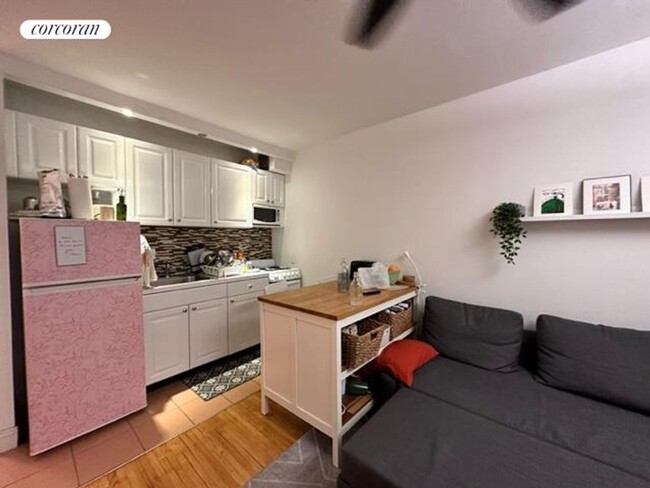 Photo - 117 W 58th St Apartment