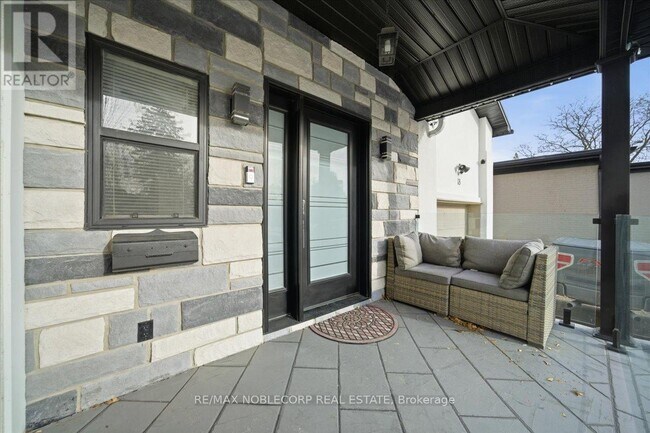 Photo - 18 Florida Crescent