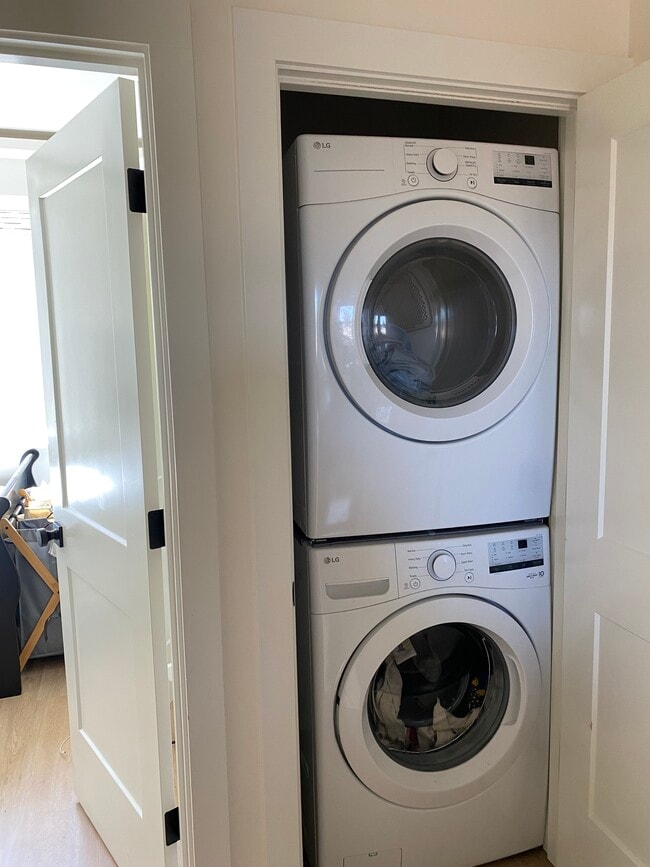 Photo - 7519 N Clarendon Ave Unit 4