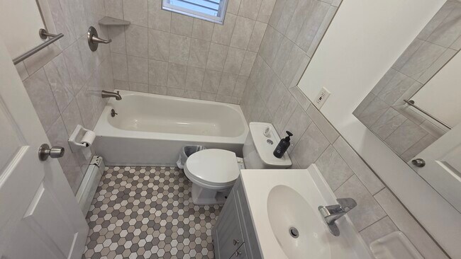 Photo - 176 Bartholdi Ave Unit 2