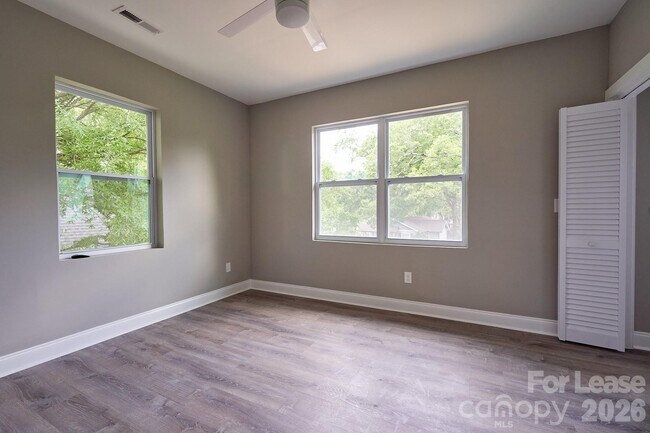 Photo - 217 Circle Ave