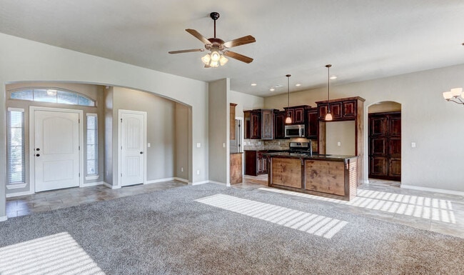 Photo - 704 S Avery Dr