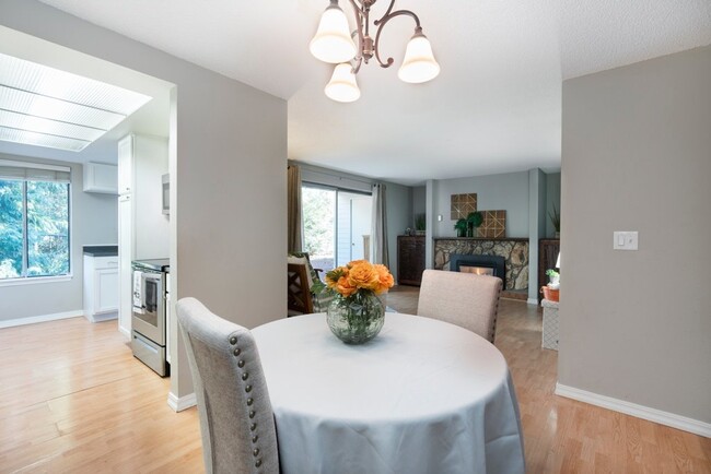 Photo - 2 BR 2 BA near Lake Sammamish!