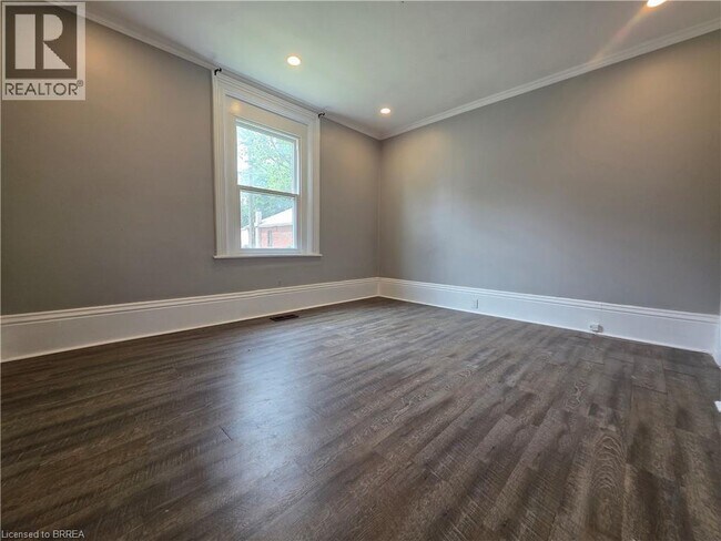 Photo - 109 Sydenham St