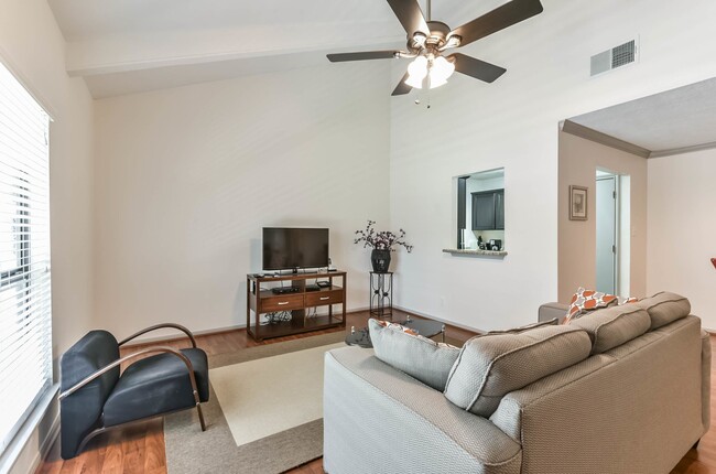 Photo - 1100 Augusta Dr