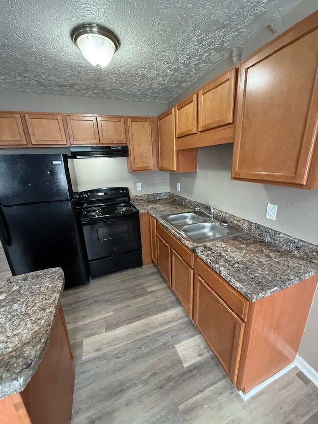Photo - Evergreen Apartments
