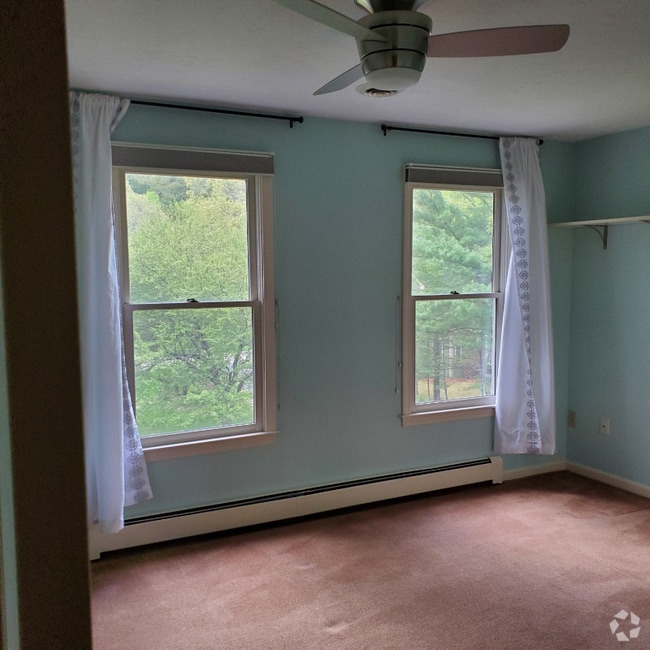 Building Photo - 6 Kendall Dr Rental