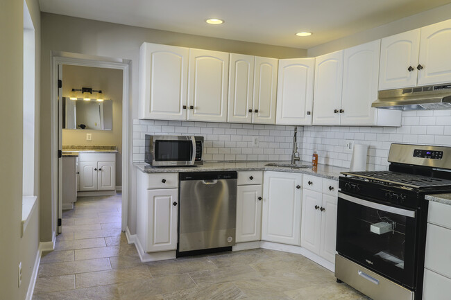 Photo - 1429 S Hanover St Townhome