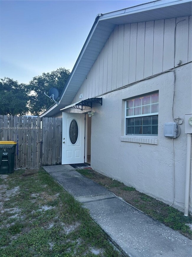 Building Photo - 4617 Navarre Ave Unit C Rental