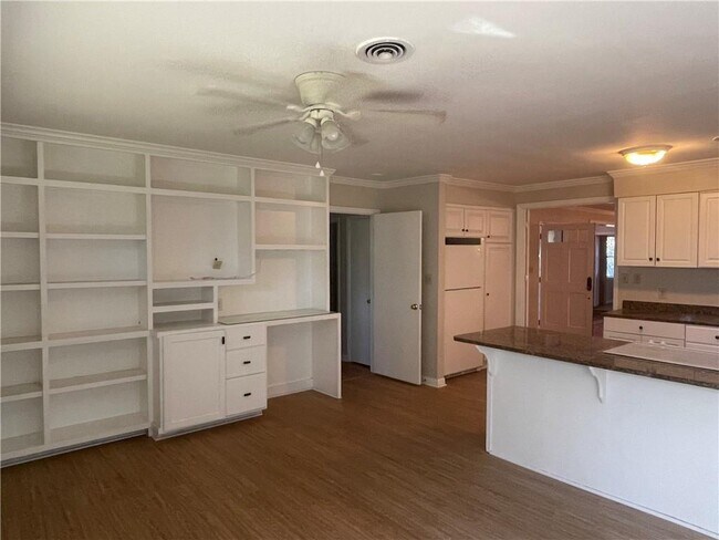 Photo - 205 Cater St