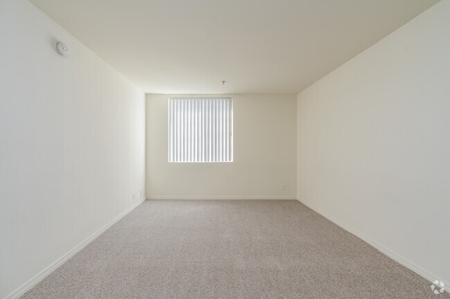 2BR, 2BA - 1,200SF - Primary Bedroom