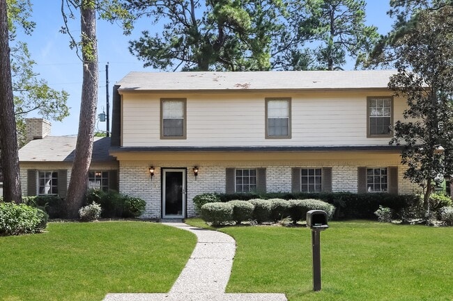 Building Photo - 1707 Corral Dr