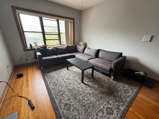 Photo - 1354 W Foster Ave Apartment Unit 3