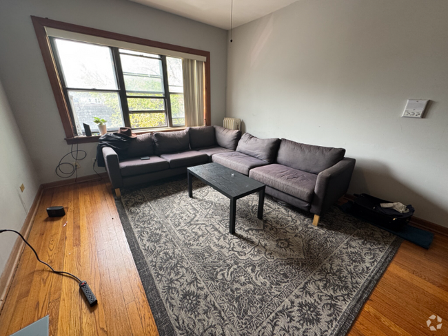 Building Photo - 1354 W Foster Ave Unit 3 Rental