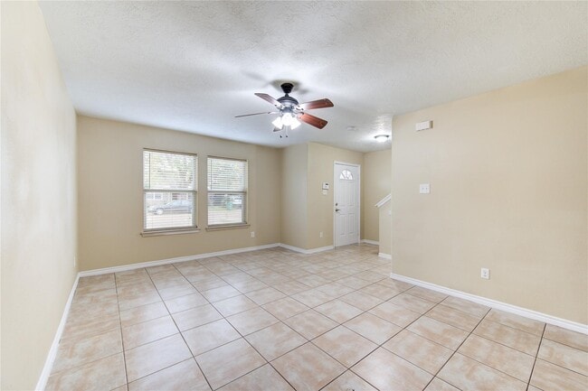 Photo - 605 Center St