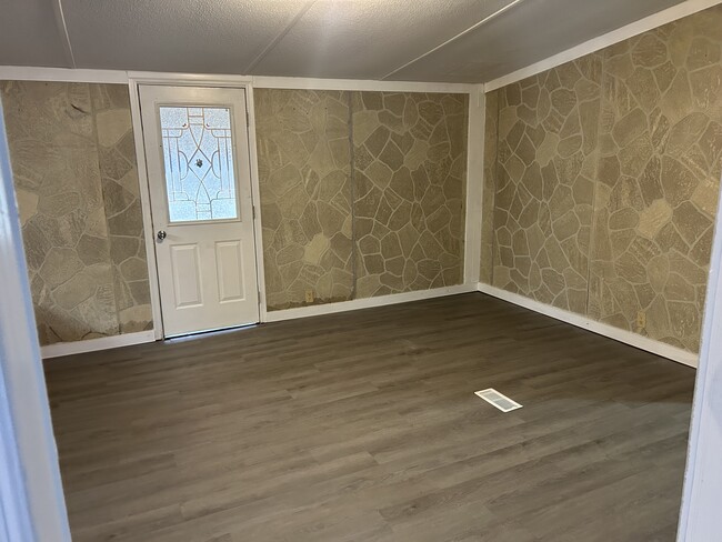 Comedor - 503 Vanzant Rd