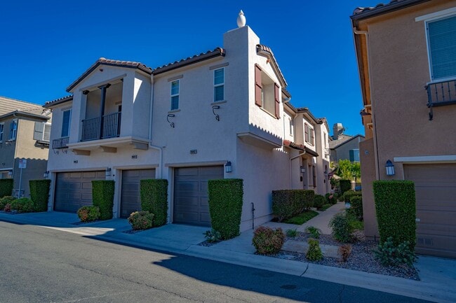 Building Photo - COMING SOON!  Mariposa  2 Bedroom Townhome...