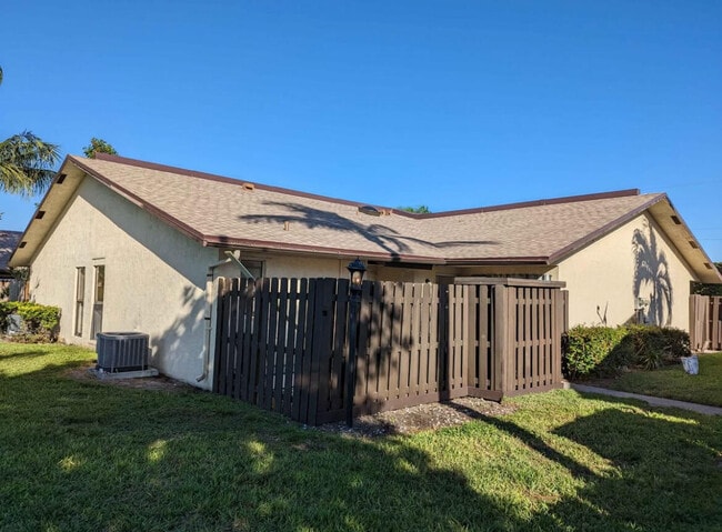 Building Photo - 1504 Waterview Cir