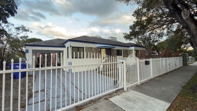 Photo - 4717 NW 11th Ave