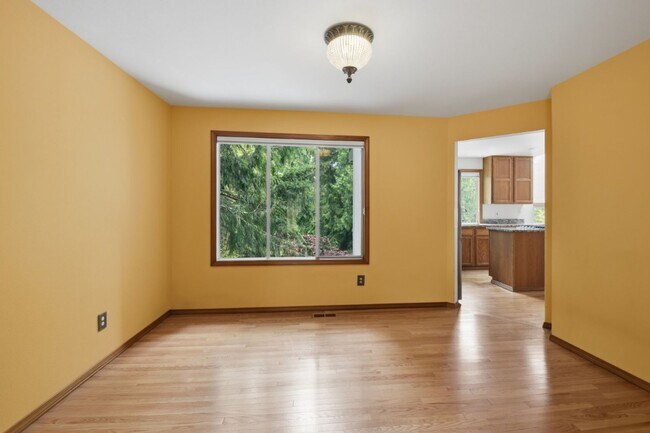 Photo - 4Bd/3.5Ba Sammamish House