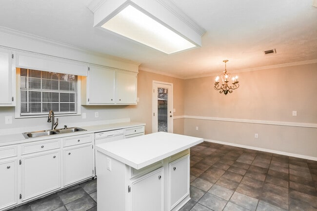 Photo - Beautiful 3 Bedroom Home in Flowood, MS