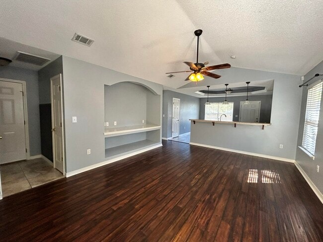 Photo - 2942 Sholtz Ave