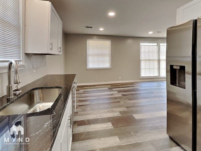 3835 Valley Ridge Dr