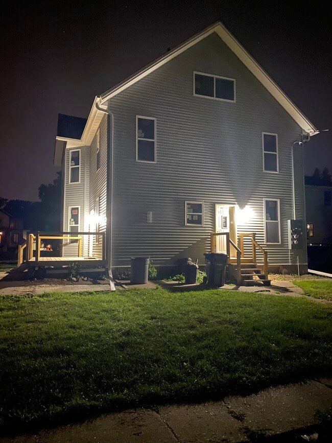 Photo - 912 W Locust St Unit Upper