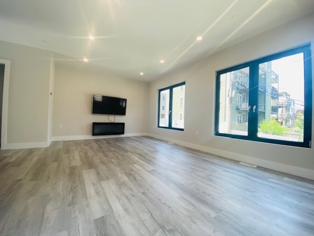 Photo - 239 W 3rd St Unit R