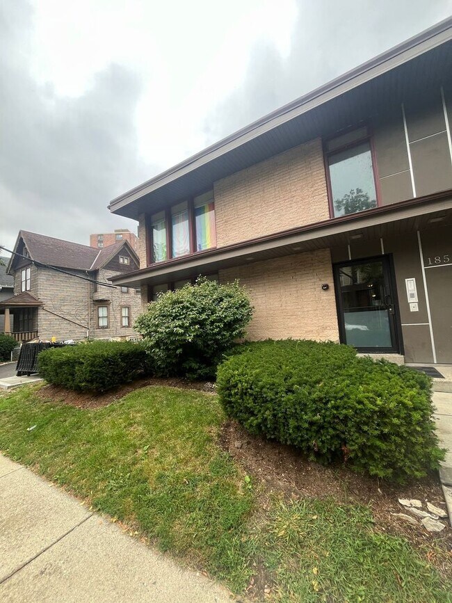 Photo - 1851 N Oakland Ave (18 Unit)