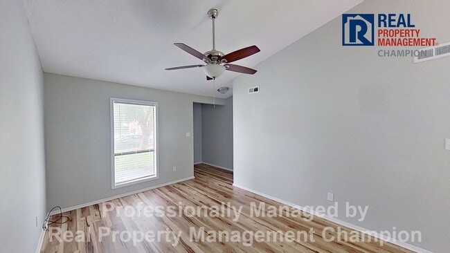 Photo - Adorable 2 BD/1 BA Duplex with Covered Back Patio