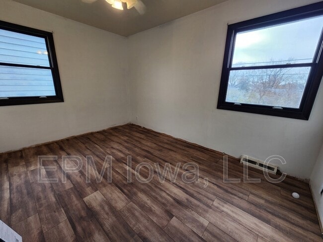 Photo - 4821 Midway Dr NW